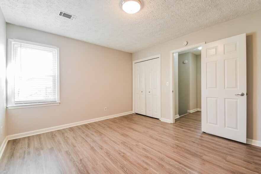 Building Photo - 4805 Shallow Farm Dr NE