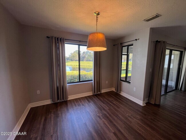 Building Photo - 138 Blue Heron Dr