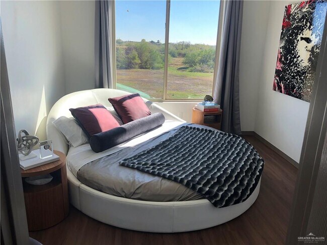 Building Photo - 10 Palm Shores