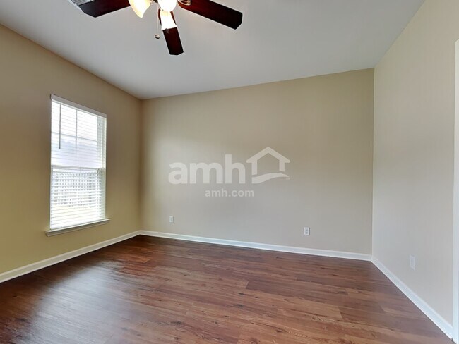 Building Photo - 3 Invierno Lake Dr