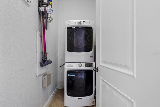 Building Photo - 6012 Yeats Manor Dr