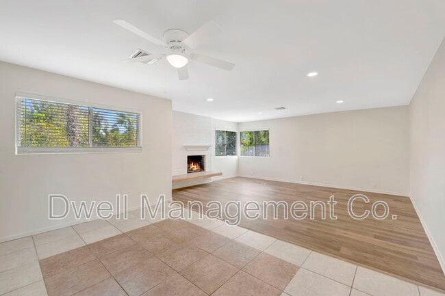 Building Photo - 8860 Fabienne Way