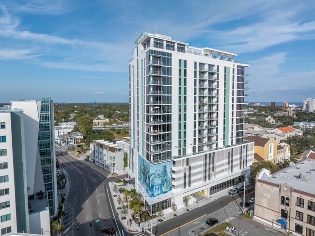 Building Photo - 777 3rd Ave N