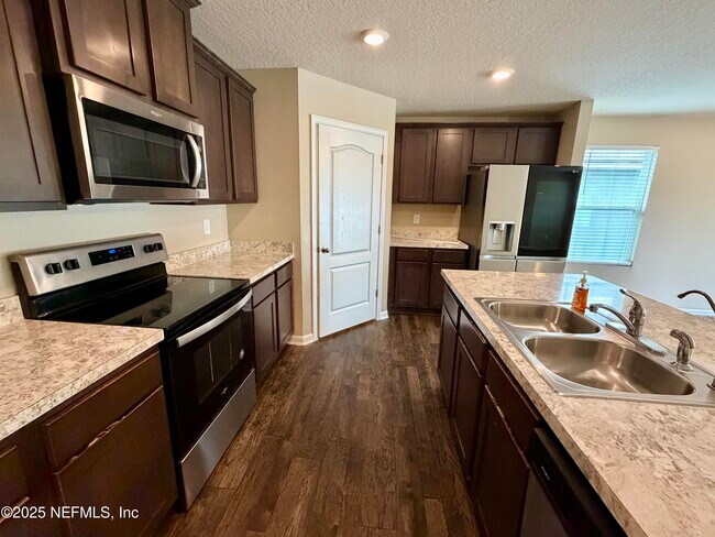 Building Photo - 3583 Sunfish Dr