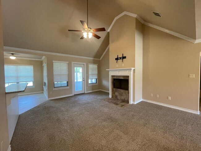 Building Photo - 132 Lola Cir