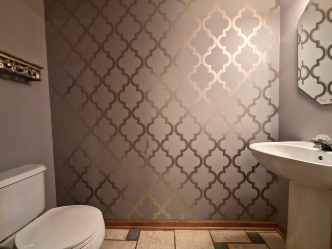 Building Photo - 2609 Carrolwood Rd