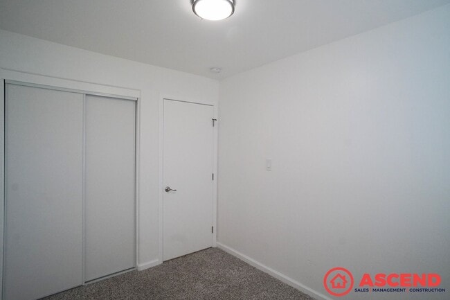 Building Photo - Beautiful Home Off Merle Haggard Dr!