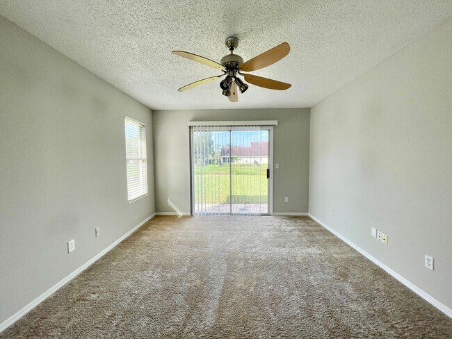 Building Photo - Cute 4/2 WEDGEFIELD HOME IN GOLF COURSE COMMUNITY