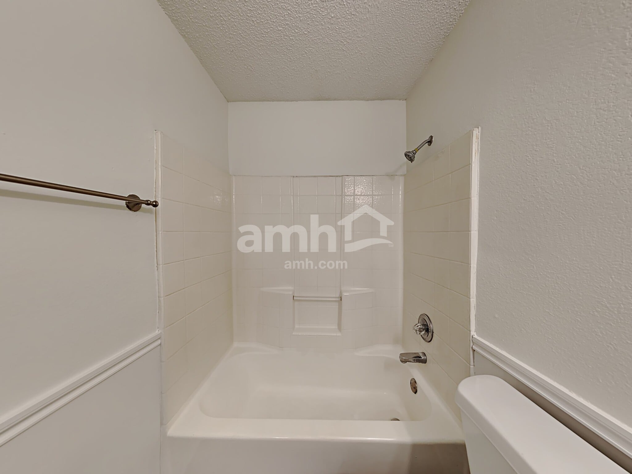 Building Photo - 234 Birchwood Ln