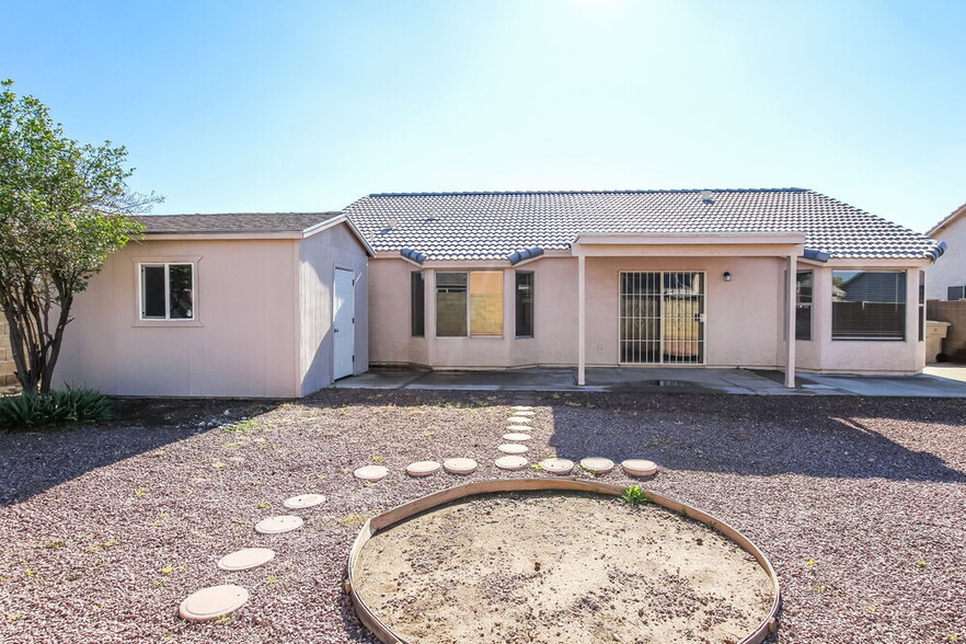 Building Photo - 7574 W Denton Ln