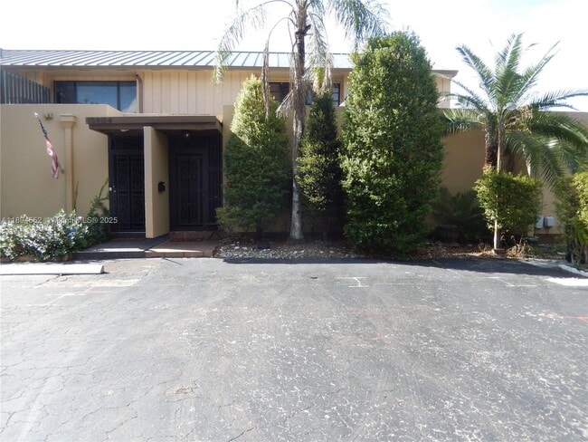 Building Photo - 16000 Kilmarnock Dr
