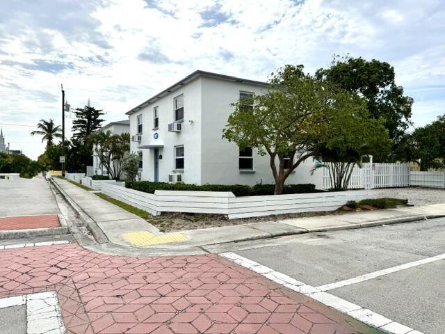 Building Photo - 715 2nd Ave S