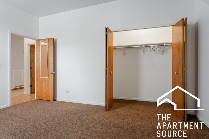 Building Photo - 1844 W Henderson St