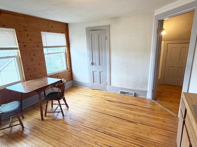 Building Photo - 1515 N 4th St