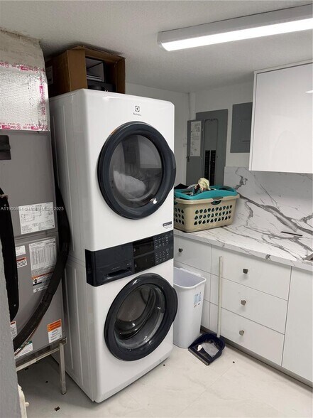 Building Photo - 12525 SW 187th Ter