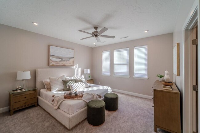 Building Photo - Beautiful 3 bed 2 bath Desert Color Home! ...