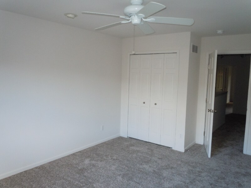 Building Photo - 312 James Cir
