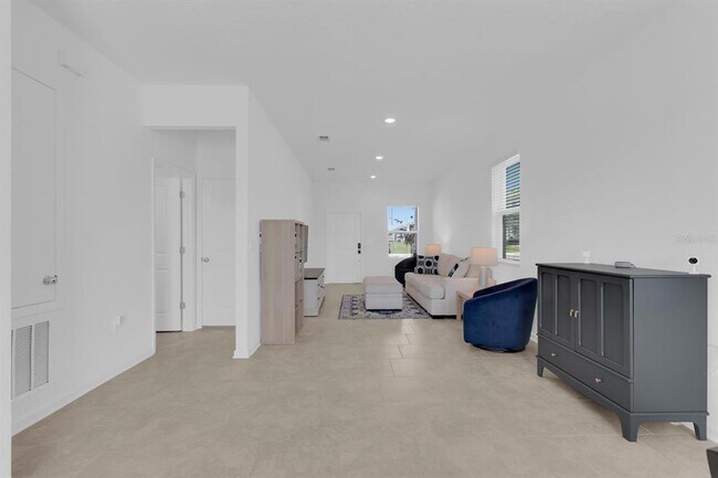 Building Photo - 2845 Pierr St
