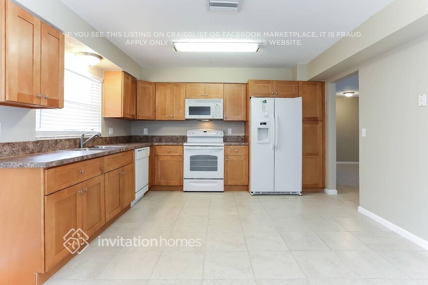 Building Photo - 6340 SW 7th St