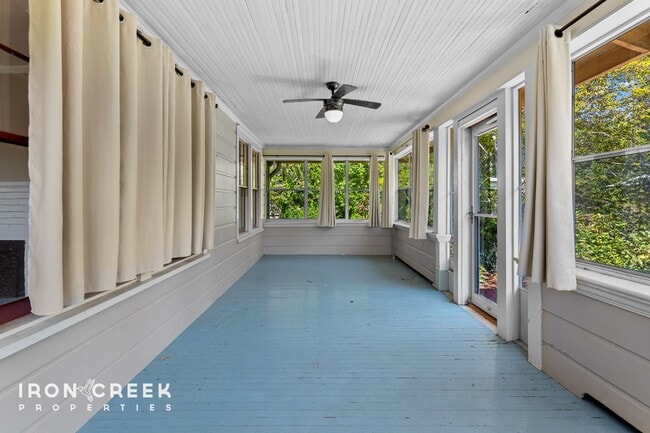 Building Photo - Charming Craftsman Home with Modern Conven...