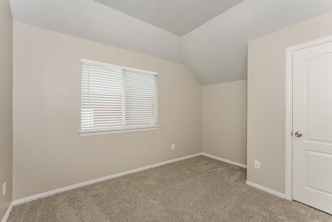 Building Photo - 2805 Alcot Ln