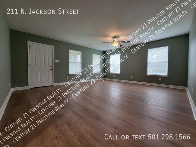 Building Photo - 211 N Jackson St