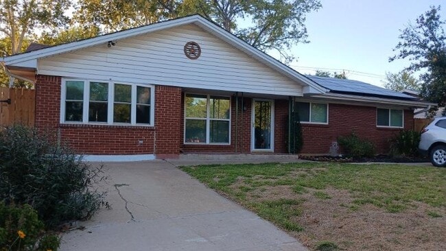Building Photo - 1614 Harley Dr