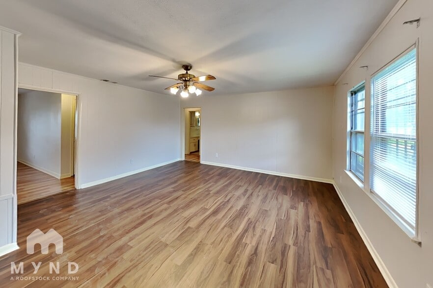 Building Photo - 4310 Boynton Dr