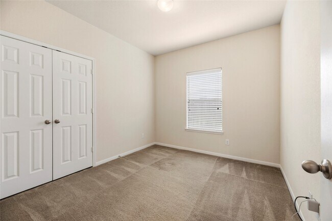 Building Photo - 23827 S Newport Bend