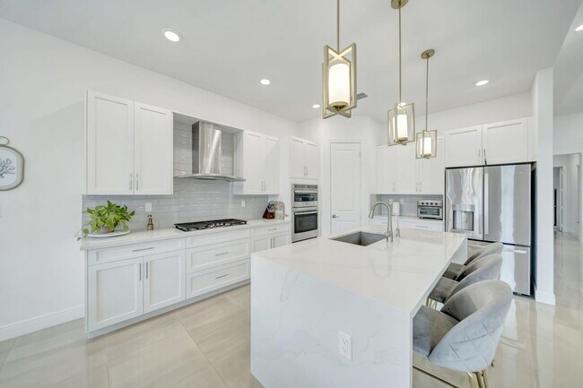 Building Photo - 12055 Lake Trail Ln