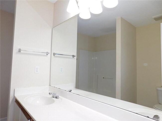 Building Photo - 13 Vista Ct