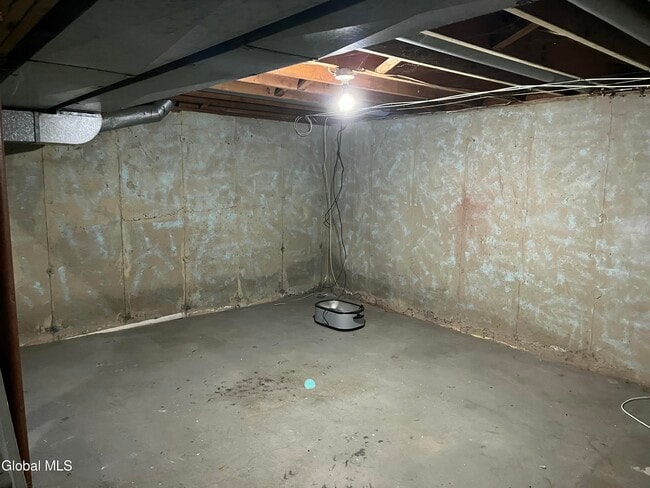 Building Photo - 5 Webster Ct