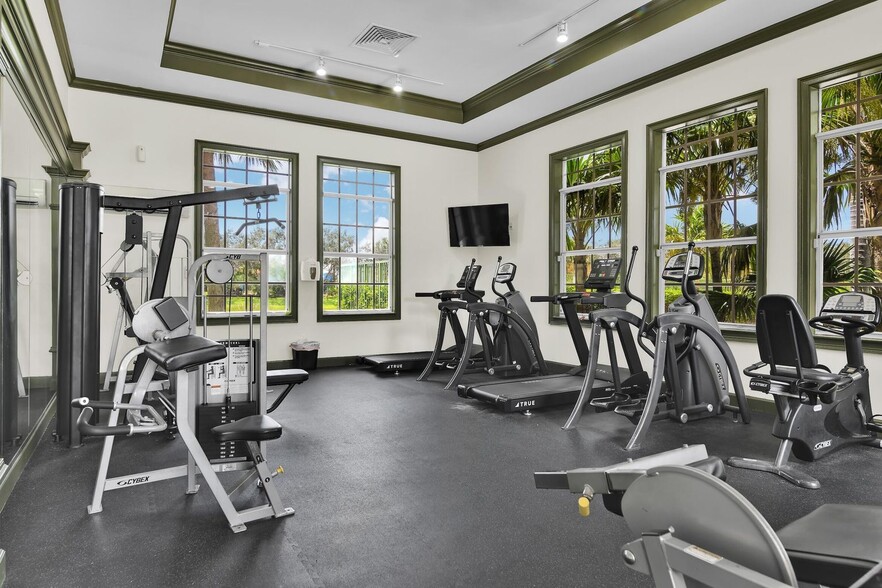 Building Photo - 6599 Old Farm Trl