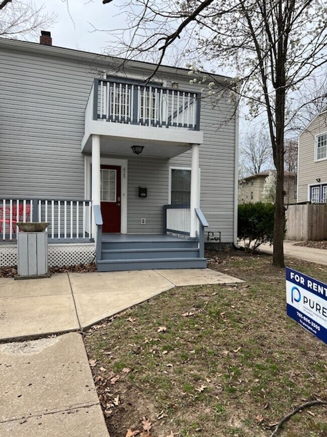 Building Photo - Don't miss out on this beautiful home!