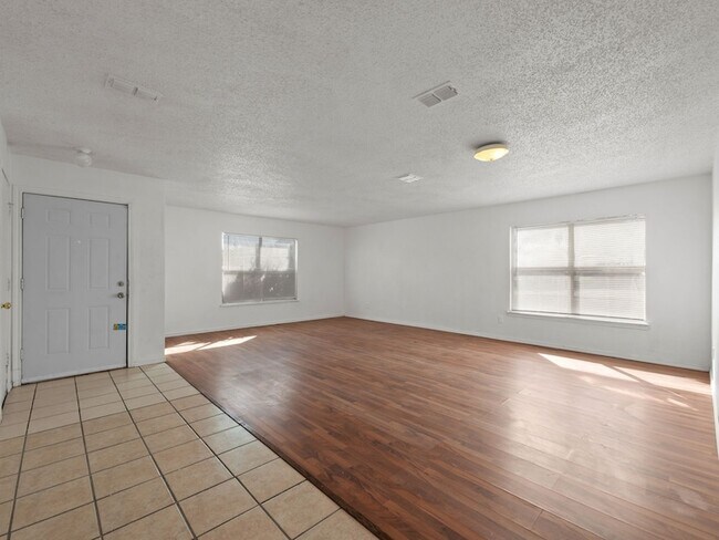 Building Photo - 1237 McCary St