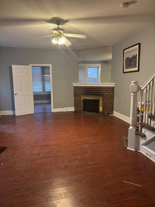 Building Photo - 649 W State St