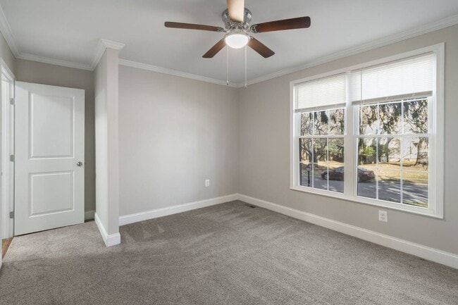 Building Photo - 1516 Cedarwood Dr