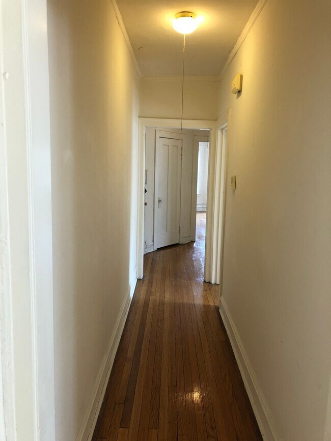 Building Photo - Spacious Lincoln Square