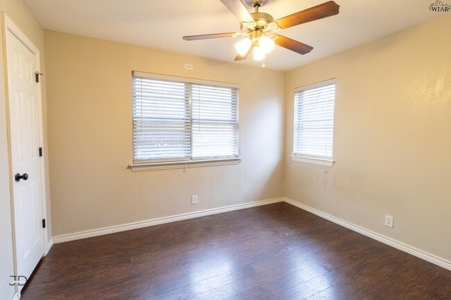 Building Photo - 4646 Sierra Madre Dr