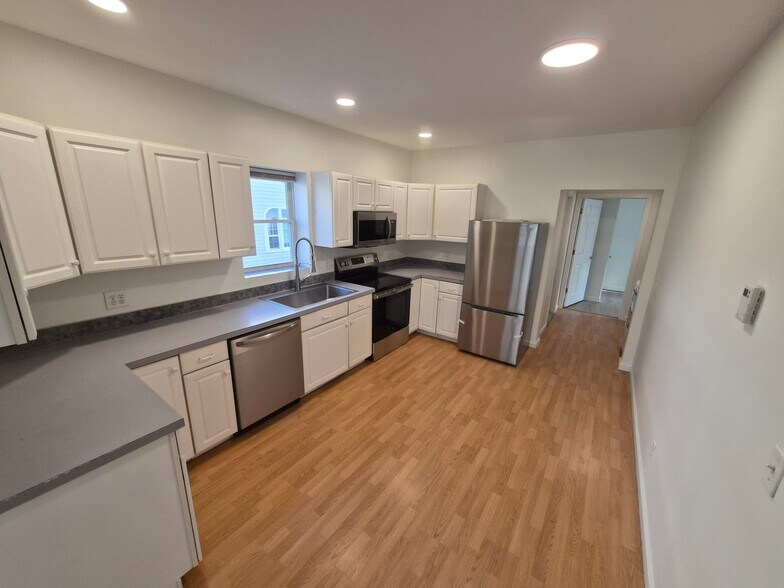 Building Photo - 142 Washington St