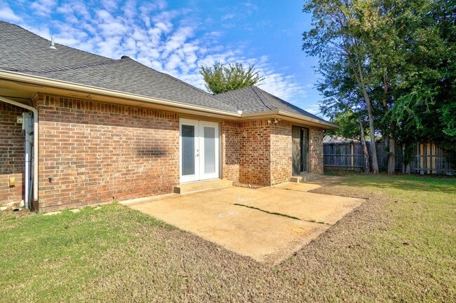 Building Photo - Updated 3-bedroom, 2-bath home in SE Edmond