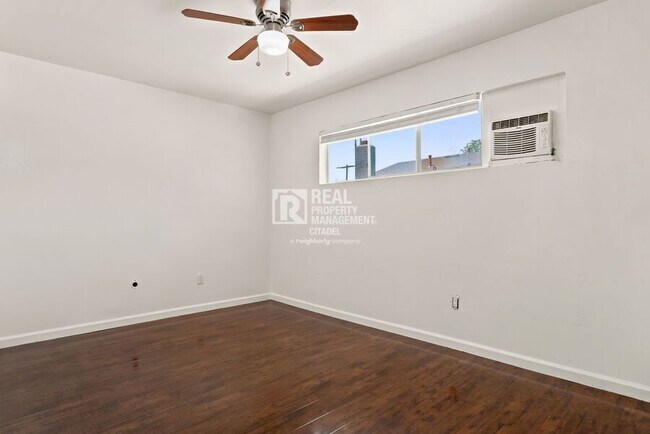 Building Photo - 3009 Canyon Crest Dr