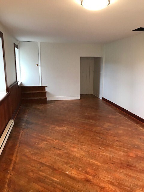 Building Photo - 155 King Rd