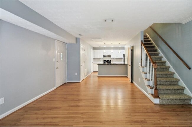 Building Photo - 1058 Mansfield Ct