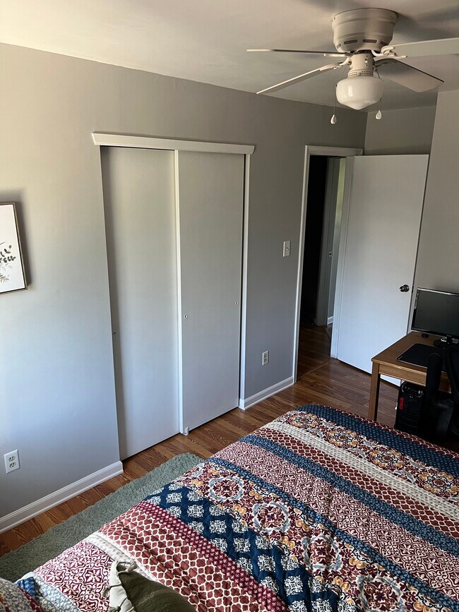 Building Photo - 239 Crown Prince Dr