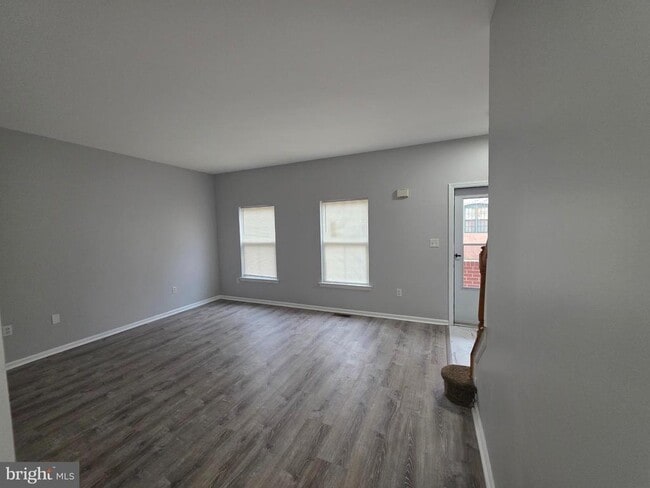 Building Photo - 611 Artisan St