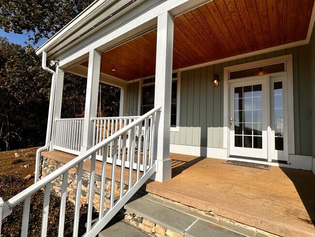 Building Photo - Private Farm Home in North Garden - Enjoy ...