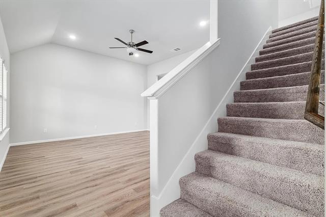 Building Photo - 422 Wydown Dr