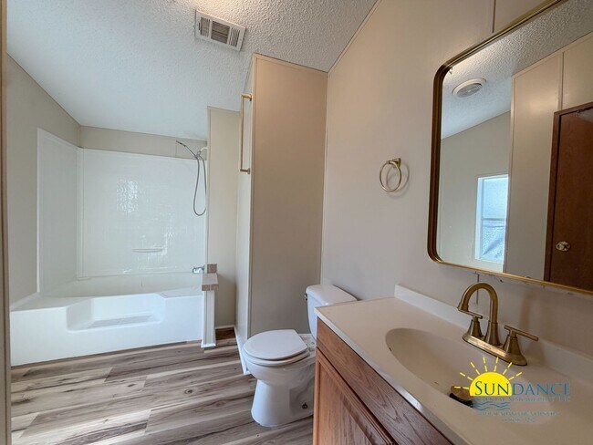 Building Photo - Nice 3 Bedroom Home in Fort Walton!