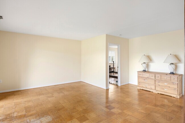 Building Photo - 5019 Green Mountain Cir